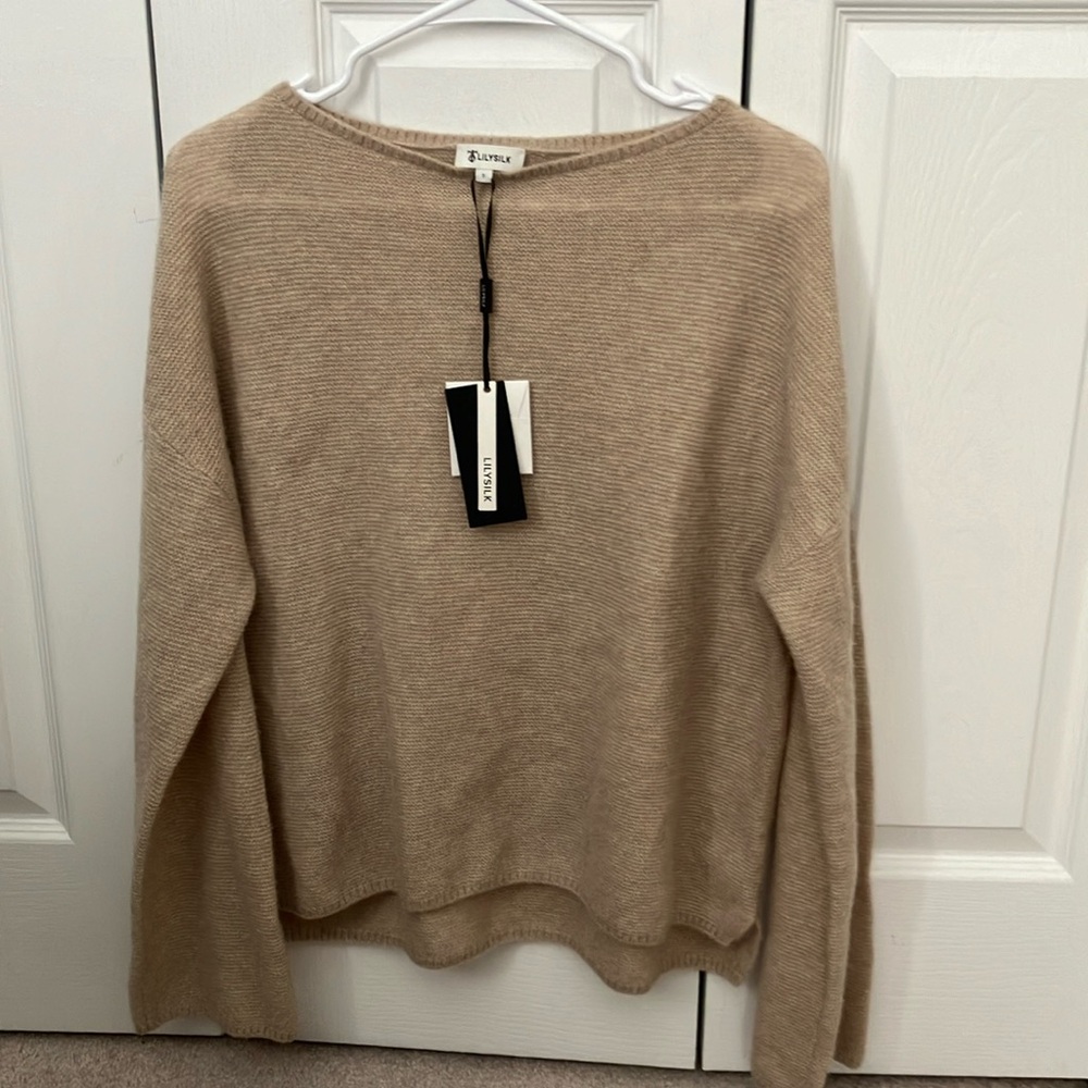 Lilysilk cashmere and silk sweater size small, NWT